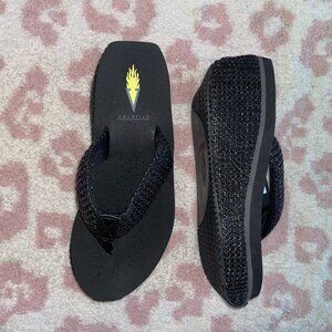 Volatile Island Chunky Y2k Thong Wedge Platform Sandals Black Wedge Heel Size 6